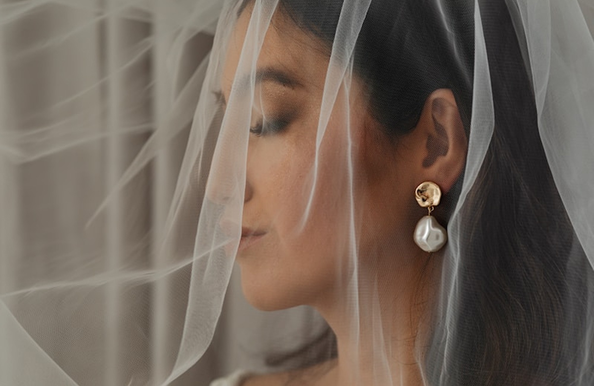 How to Pick the Right Earrings for Your Face Shape